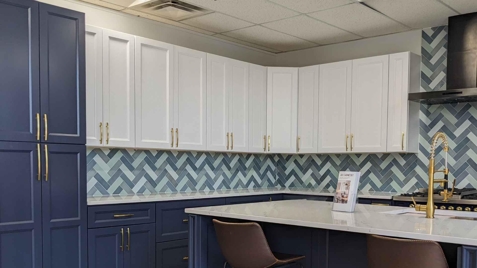 Classic Kitchen Cabinet